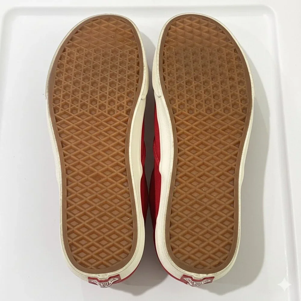 Vans Classic Slip-On Skate Shoes Off-White Toe Cap Red Canvas Men’s 10.5